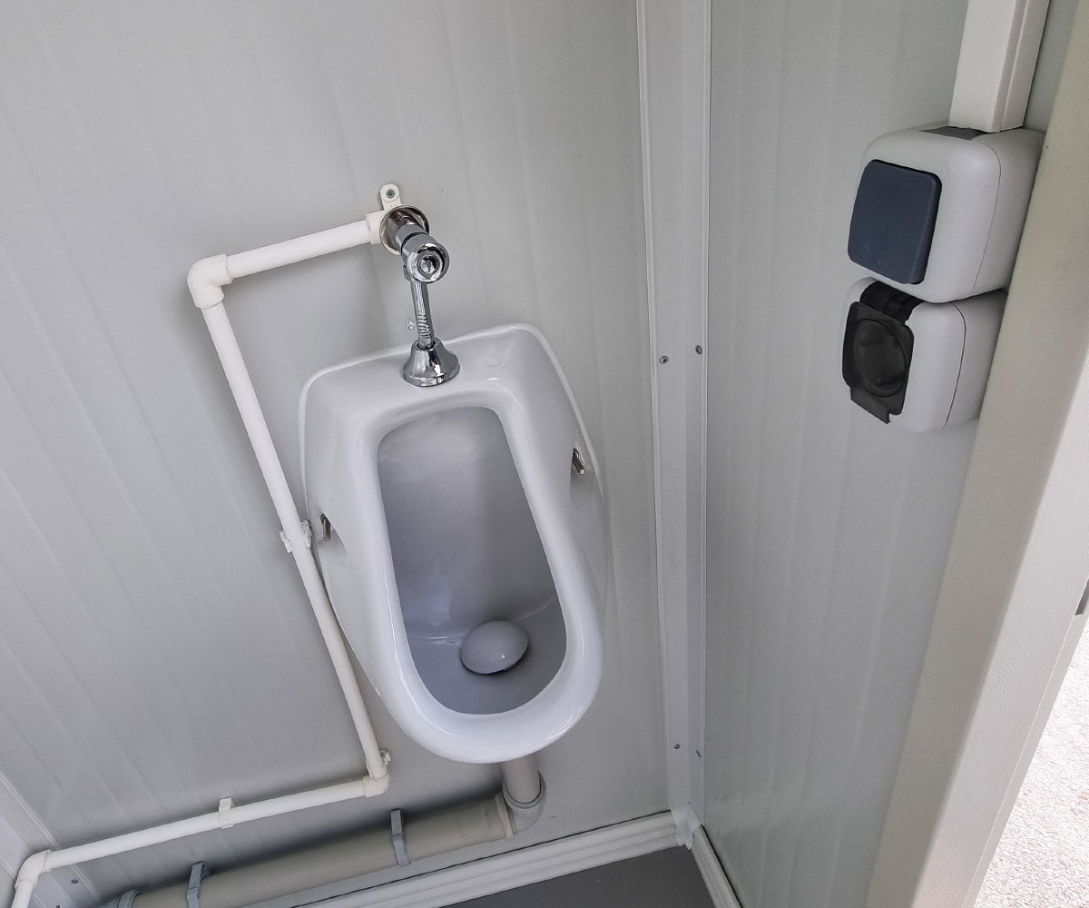 Sanitärcontainer SCE RAL 9002 Grauweiß | H 2335 x B 1650 x T 1200 mm | Tür einflügelig