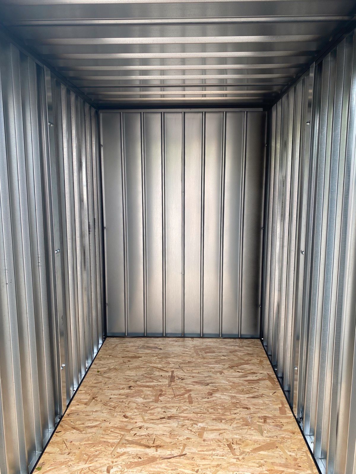 Materialcontainer MC1 lackiert RAL 7021 Schwarzgrau | H 2090 x B 1500 x T 2280 mm | Tür stirnseitig einflügelig