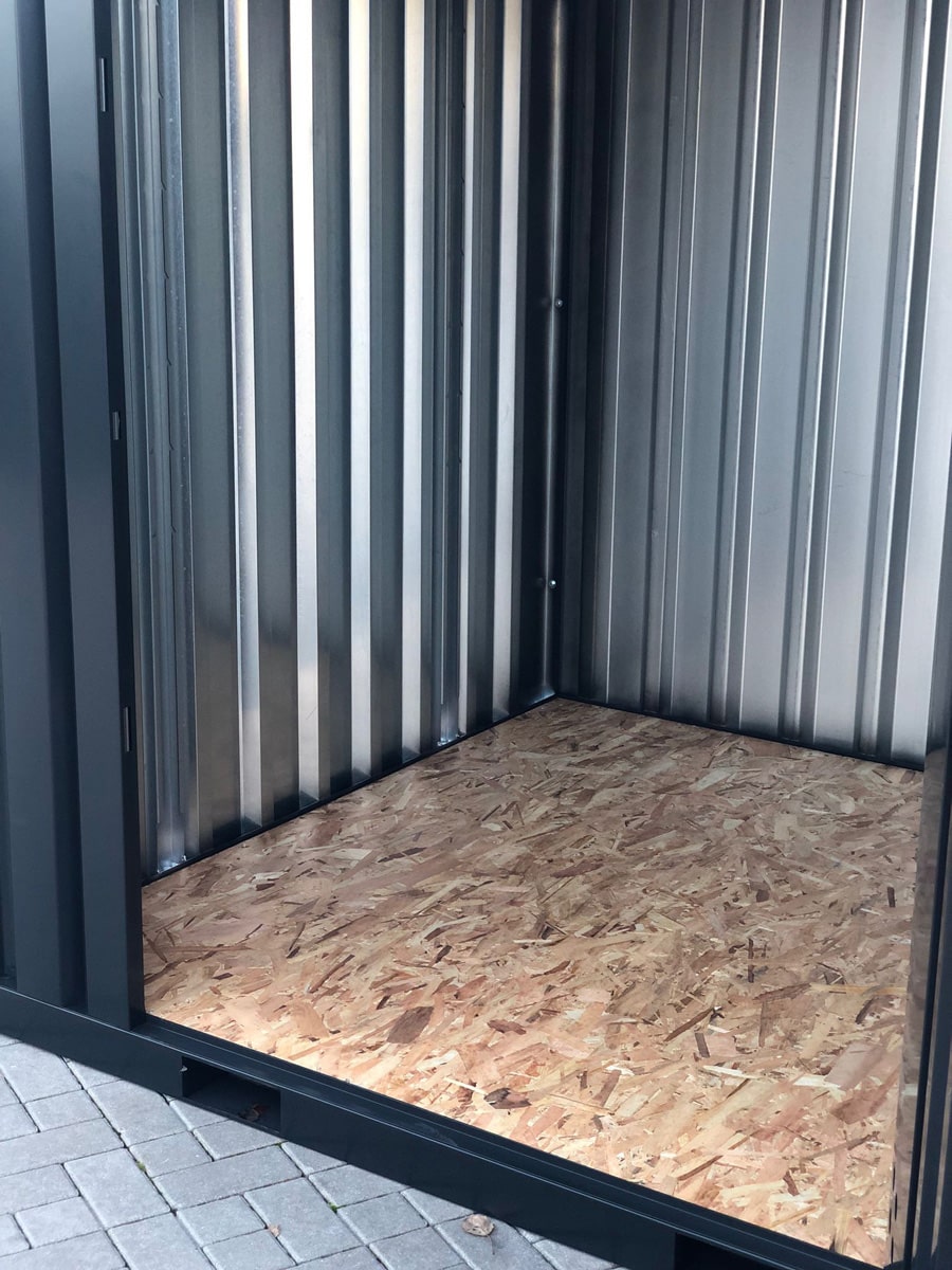 Materialcontainer MC4 lackiert RAL 7021 Schwarzgrau | H 2090 x B 2142 x T 3882 mm | Tür stirnseitig einflügelig