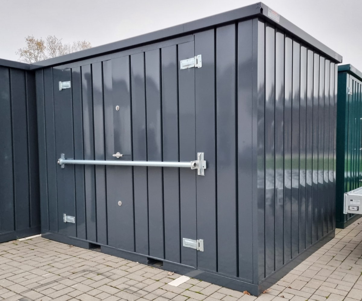Diebstahlverriegelung für Materialcontainer und Verkaufscontainer mit Doppelflügeltür