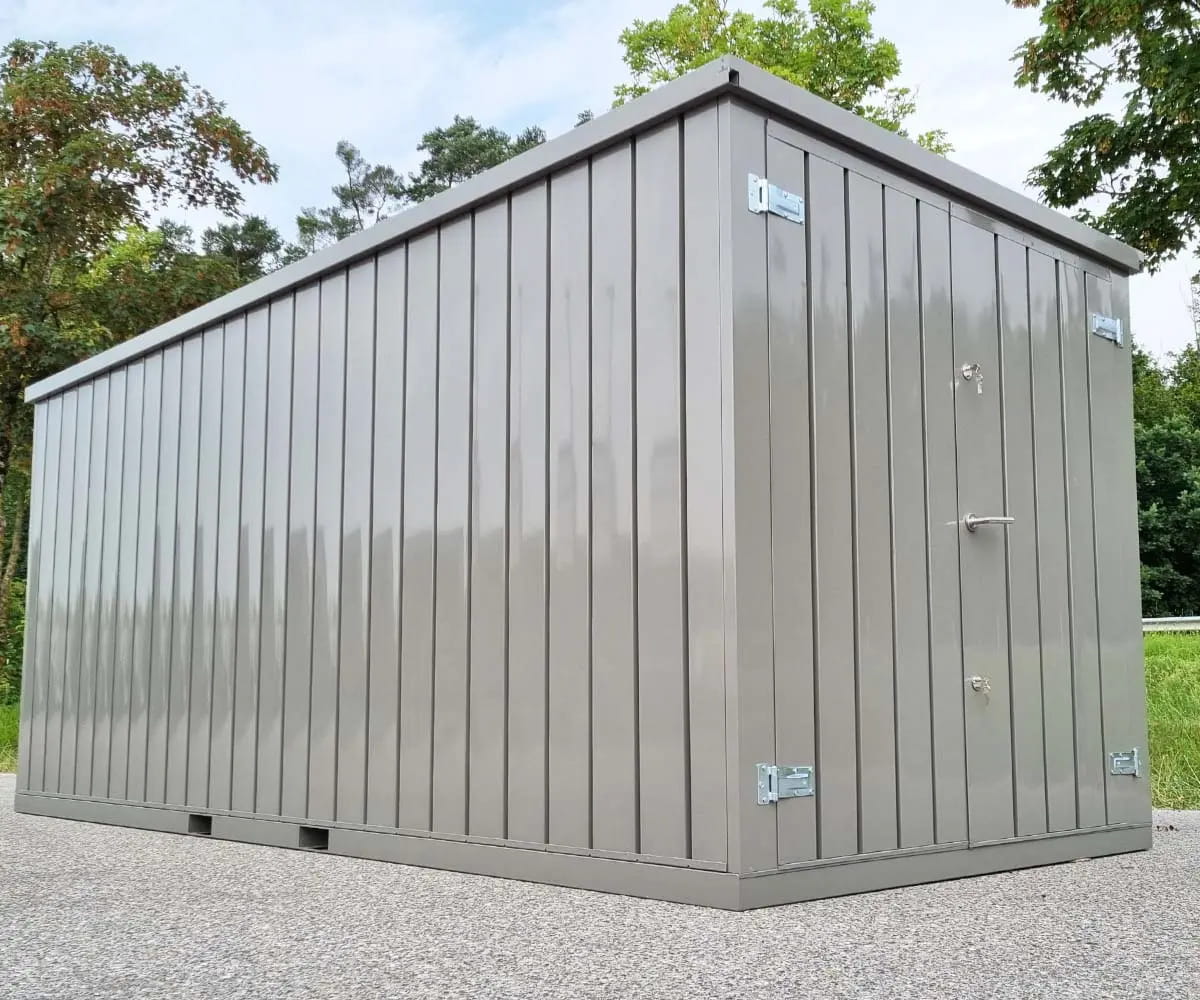 Materialcontainer MC5 lackiert RAL 7039 Quarzgrau | H 2090 x B 2142 x T 4882 mm | Tür stirnseitig zweiflügelig