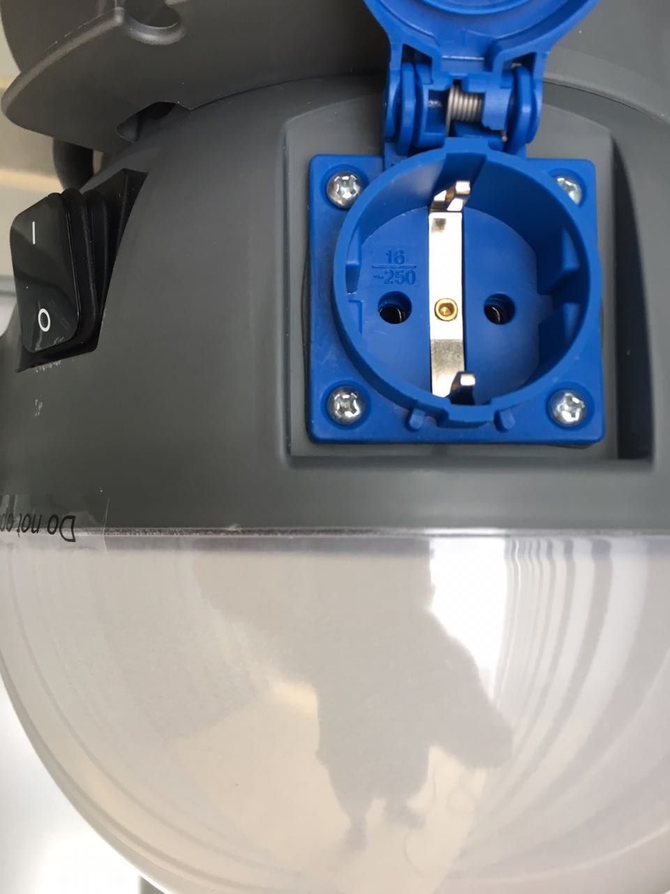 Elektropaket für Materialcontainer und Verkaufscontainer