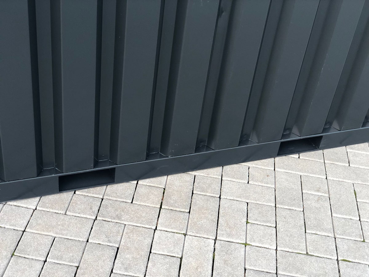 Materialcontainer MC4 lackiert RAL 7021 Schwarzgrau | H 2090 x B 2142 x T 3882 mm | Tür stirnseitig zweiflügelig